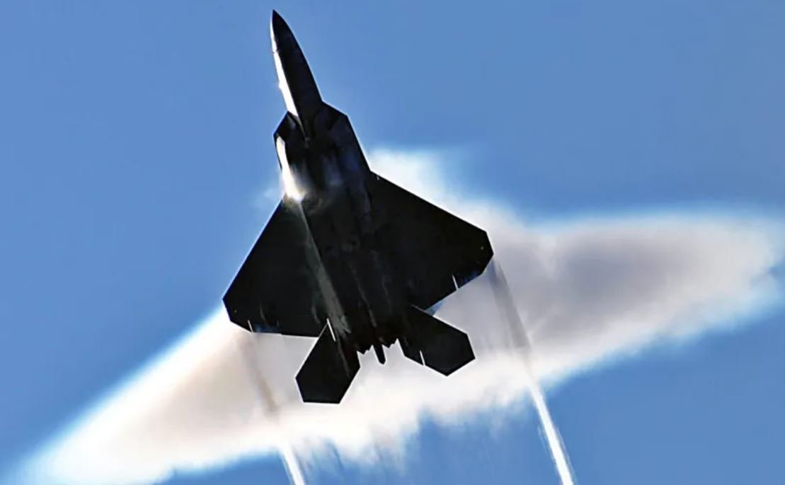 USA shot down Unidentified Flying Object in Canadian airspace