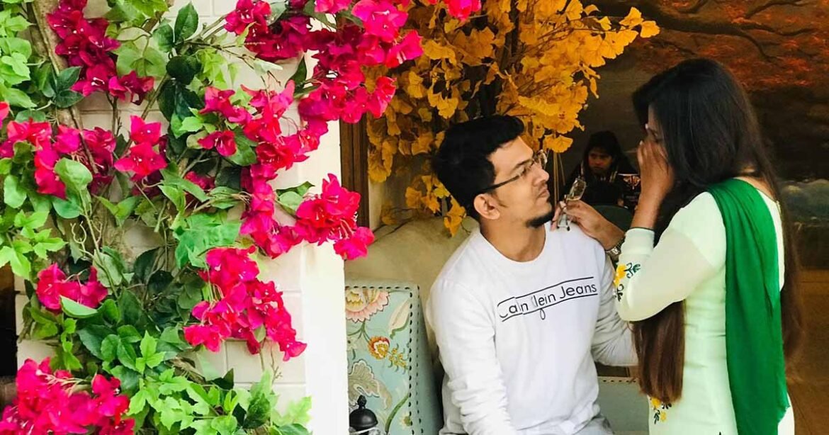 Valentine day couple in Bangladesh