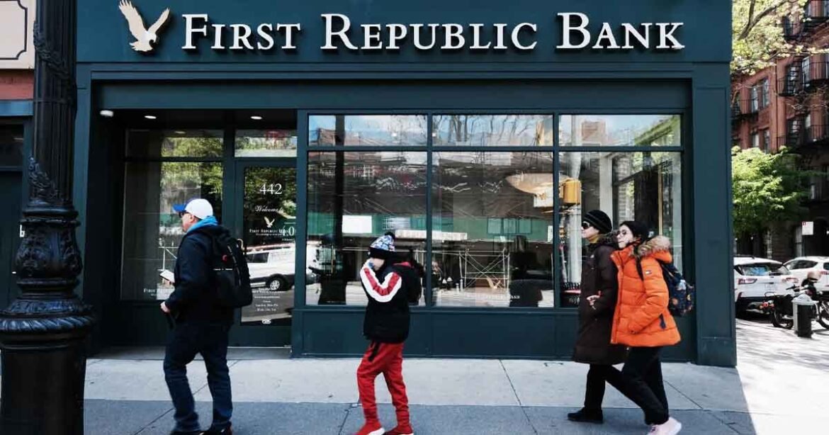 Chase takes over First Republic Bank amid another US bank