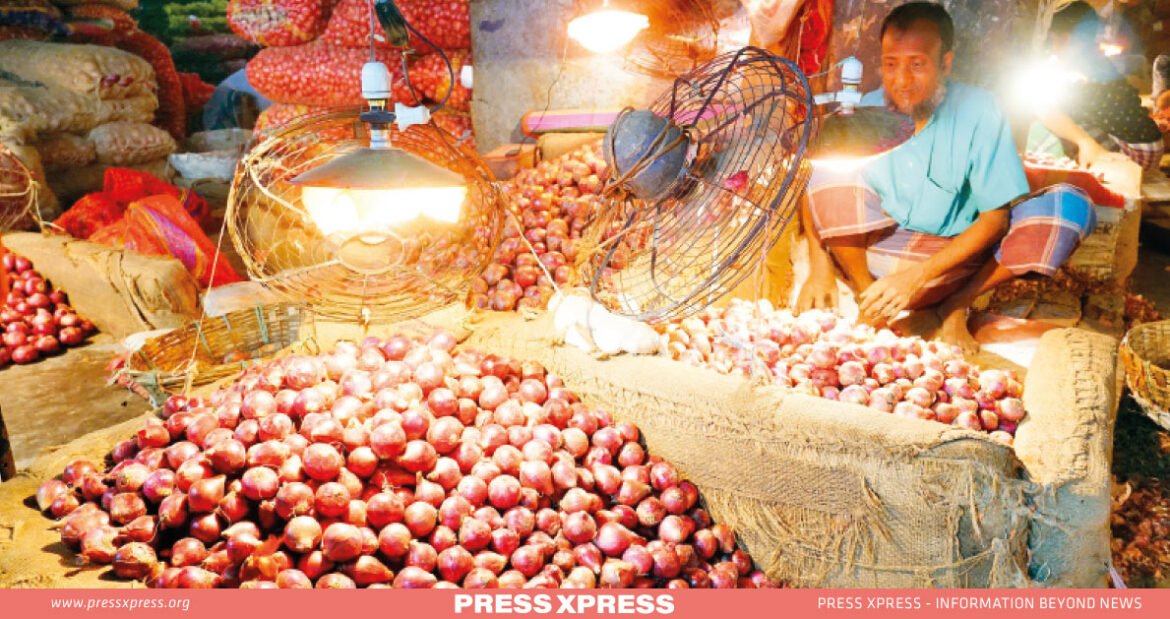 Onion Prices Plummet, Offering Relief During Ramadan