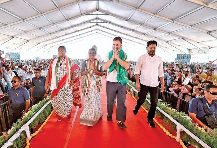 Rahul At A Campaign Rally Ahead Of The 3rd Phase In Telangana