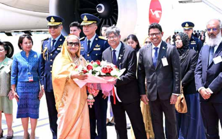 Prime Minister Sheikh Hasina received with warm floral welcome from Thai officials including Puangpet Chunlaiad and Ambassador Makawadee Sumitmor at Don Mueang International Airport, Bangkok, on April 24, 2024.